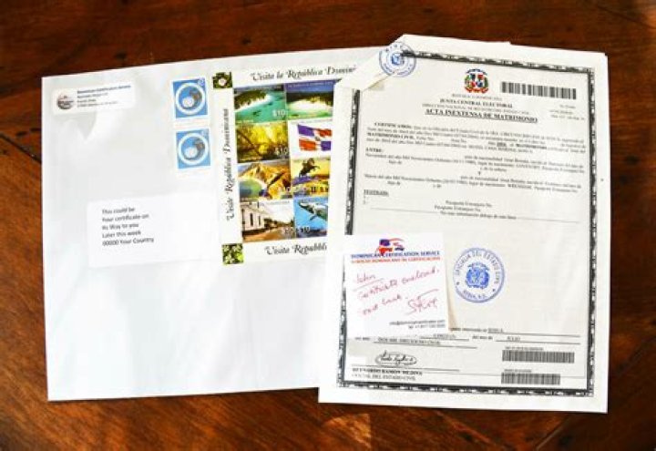 Are marriage records public in Dominican Republic?