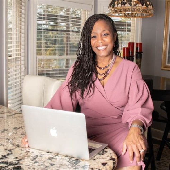 Can a Realtor be self employed?