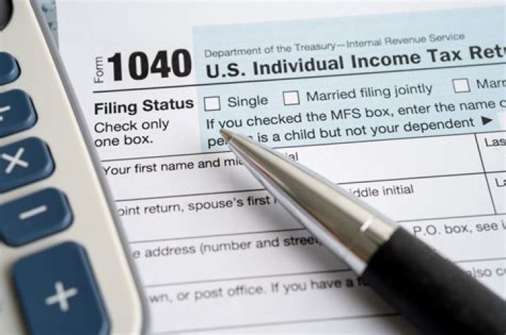 Can a superseding tax return be filed before the due date?