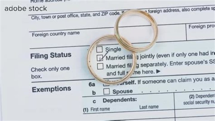 Can you file married if your wife does not work?