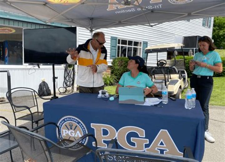 How many employees does it take to run a golf course?