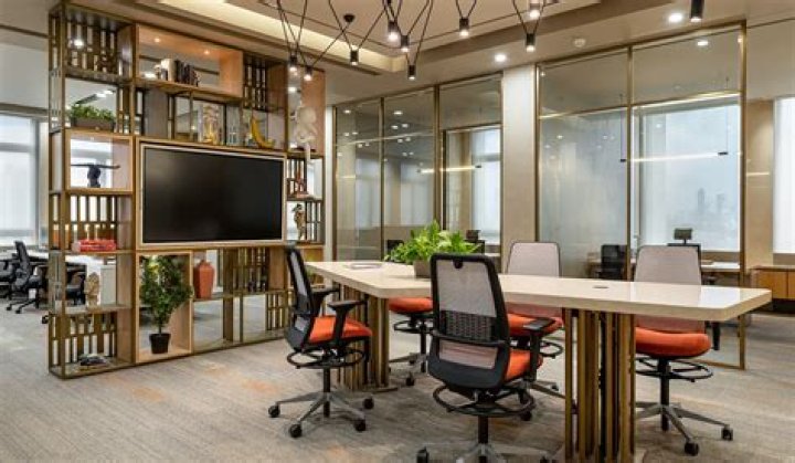 What should I look for in commercial office space?